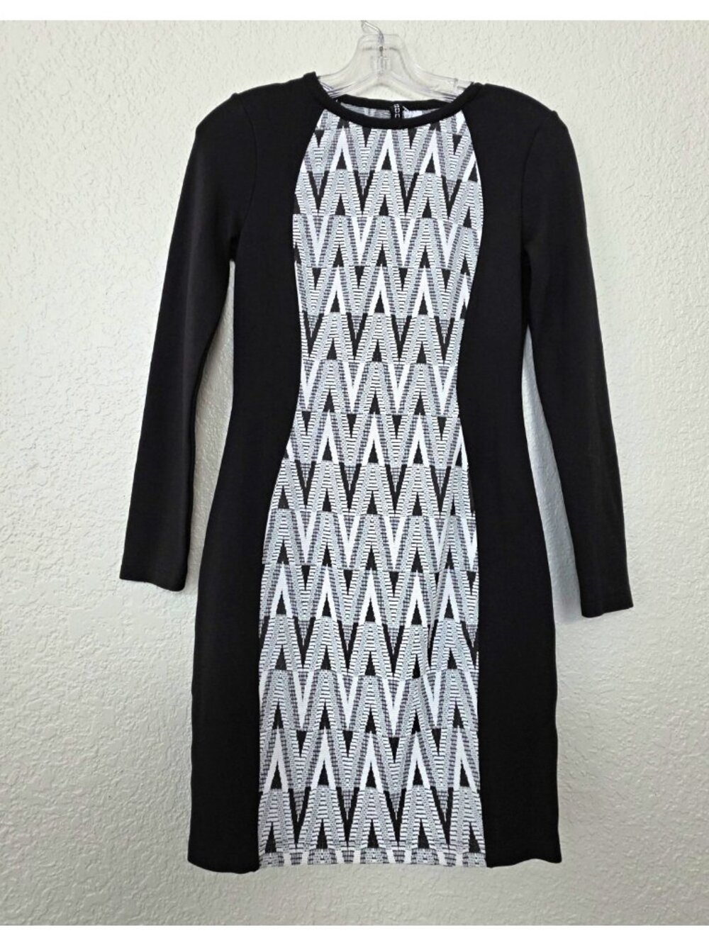 Divided by H&M Black/White Geometric Bodycon Dress Round Neck Long Sleeve 6